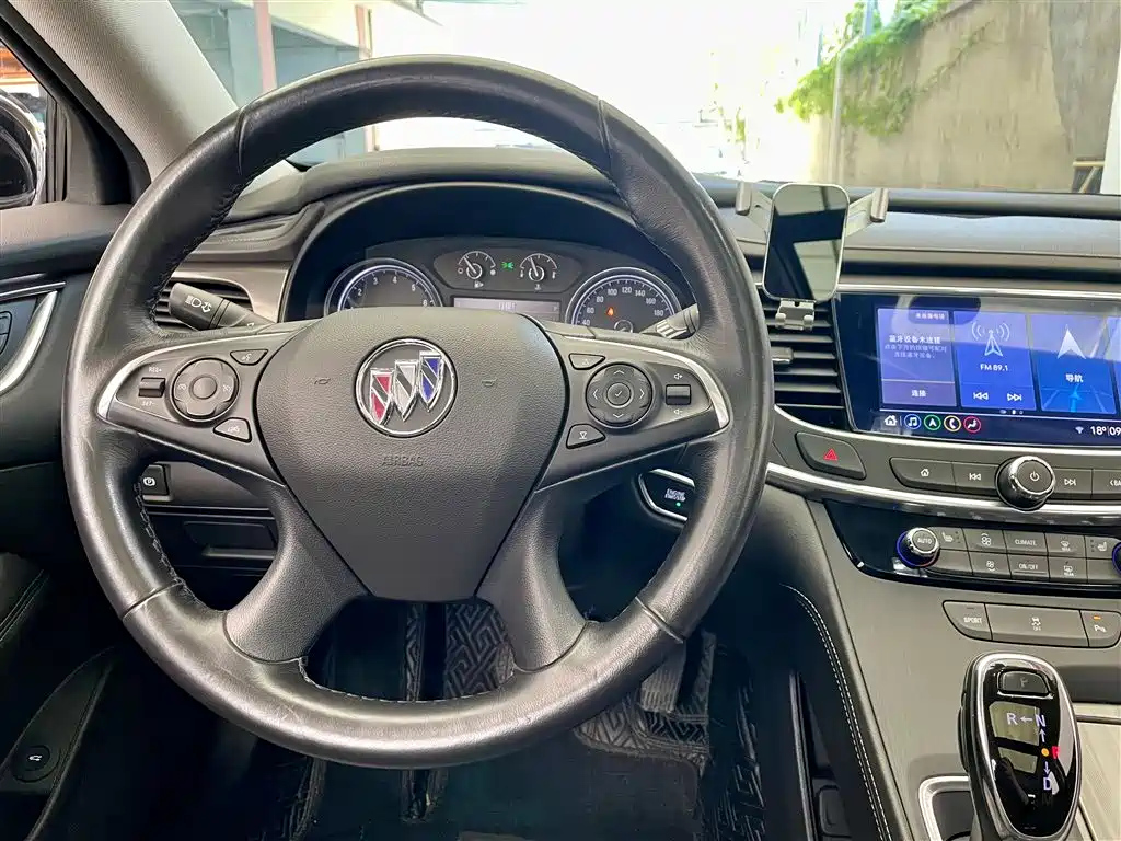 BUICK LACROSSE 2022