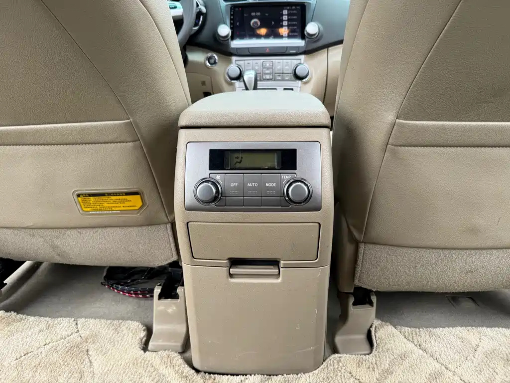 TOYOTA HIGHLANDER 2014