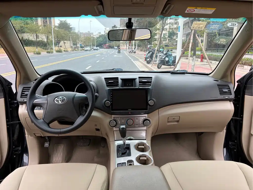 TOYOTA HIGHLANDER 2015