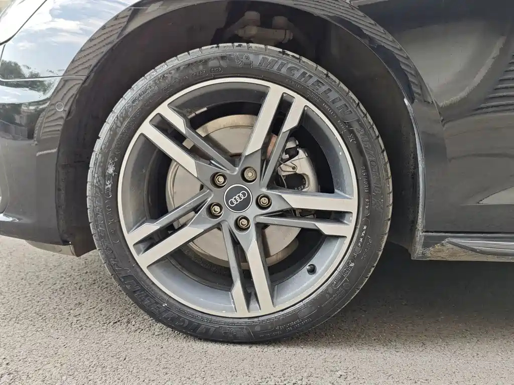 AUDI A4L 2022