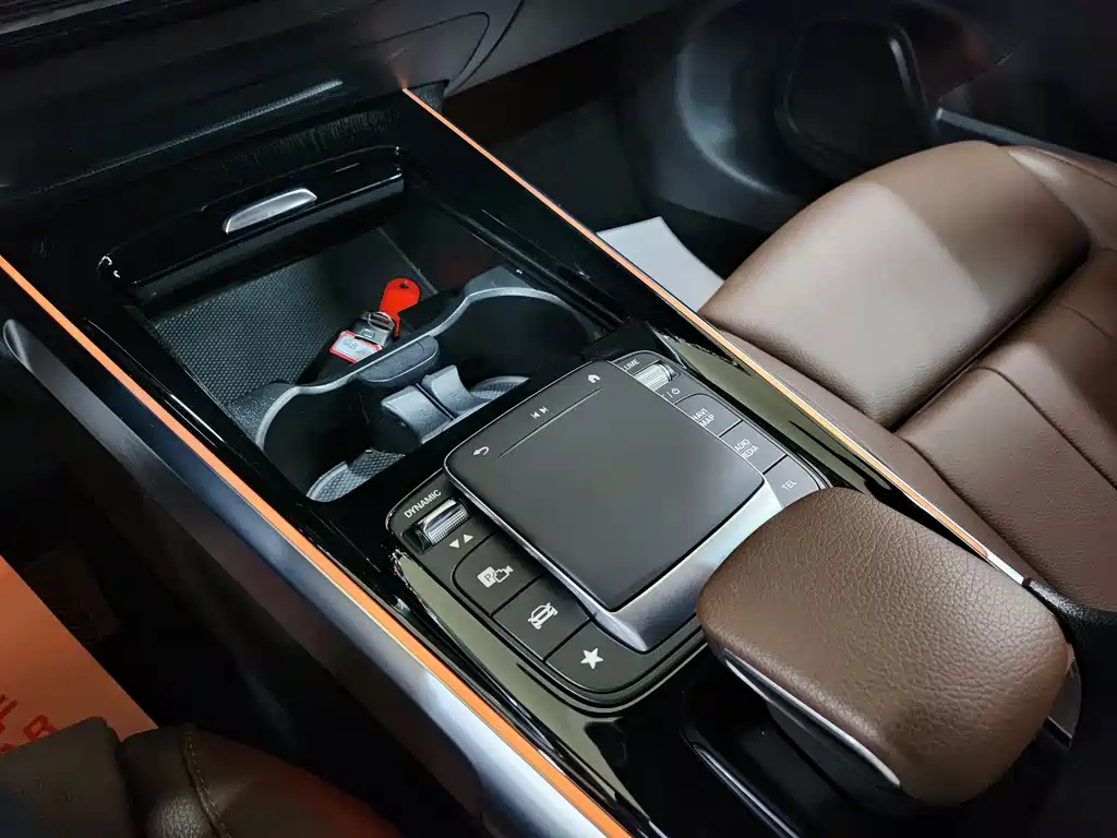 MERCEDES BENZ GLB 2021