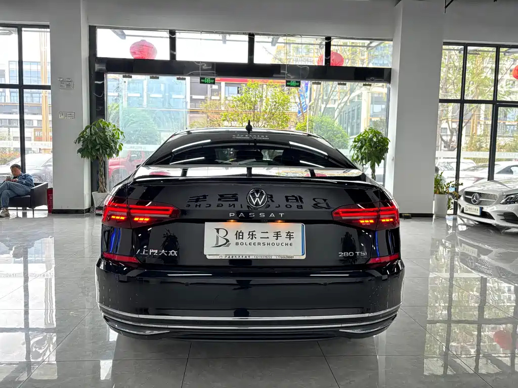 VOLKSWAGEN PASSAT 2023