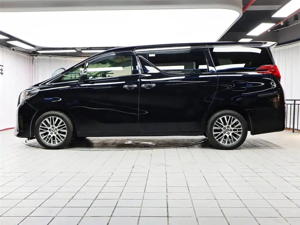 TOYOTA ALPHARD 2017