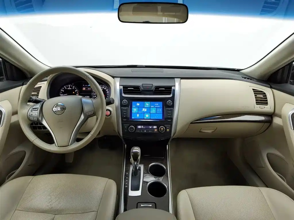 NISSAN TEANA 2014
