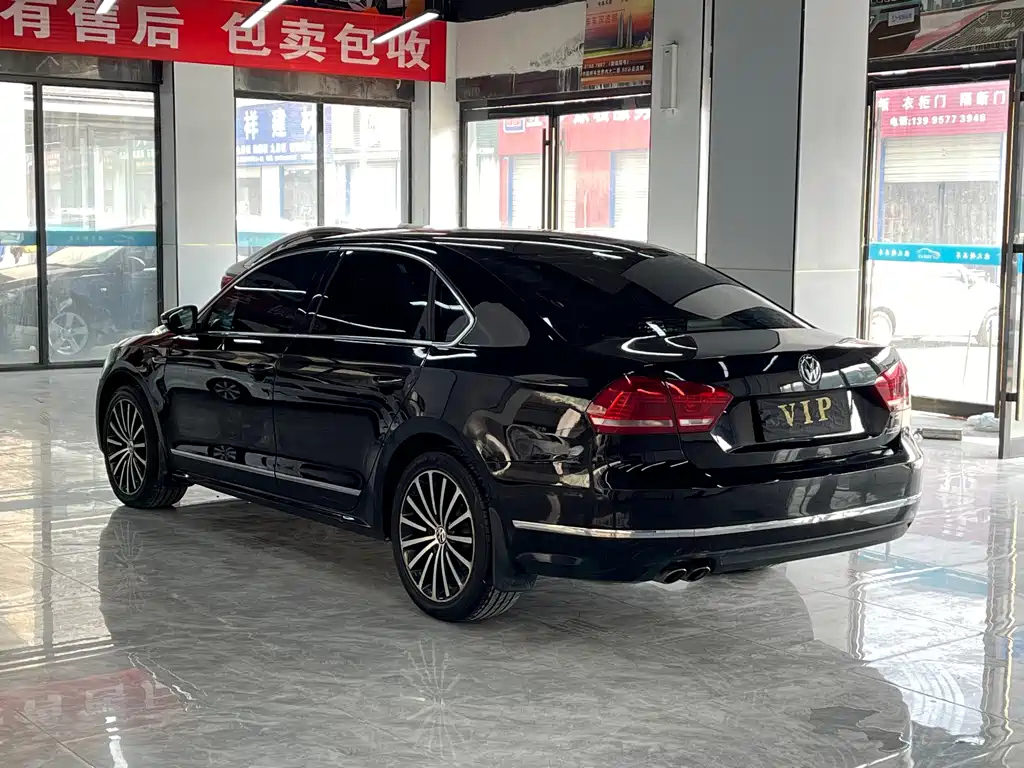VOLKSWAGEN PASSAT 2015