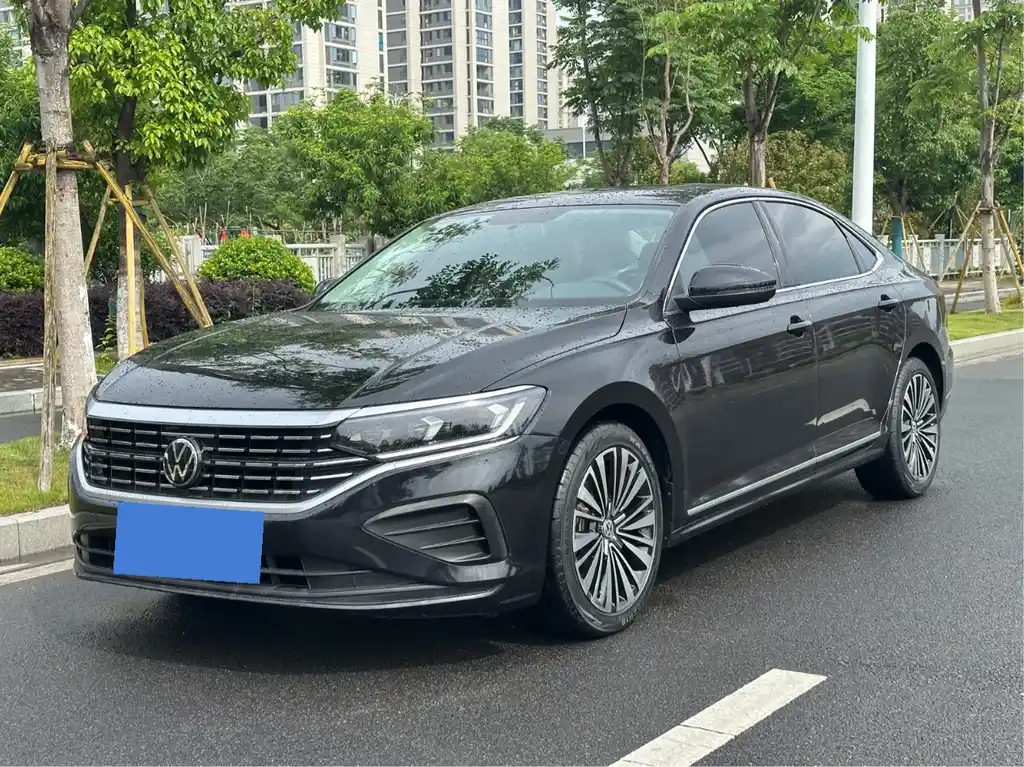 VOLKSWAGEN PASSAT 2022