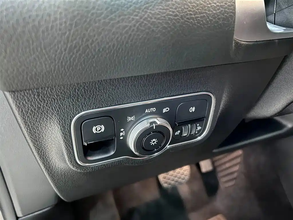 MERCEDES BENZ GLB 2022