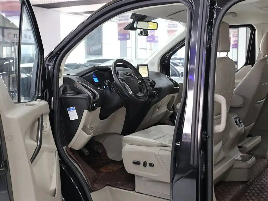 FORD TOUREO 2016