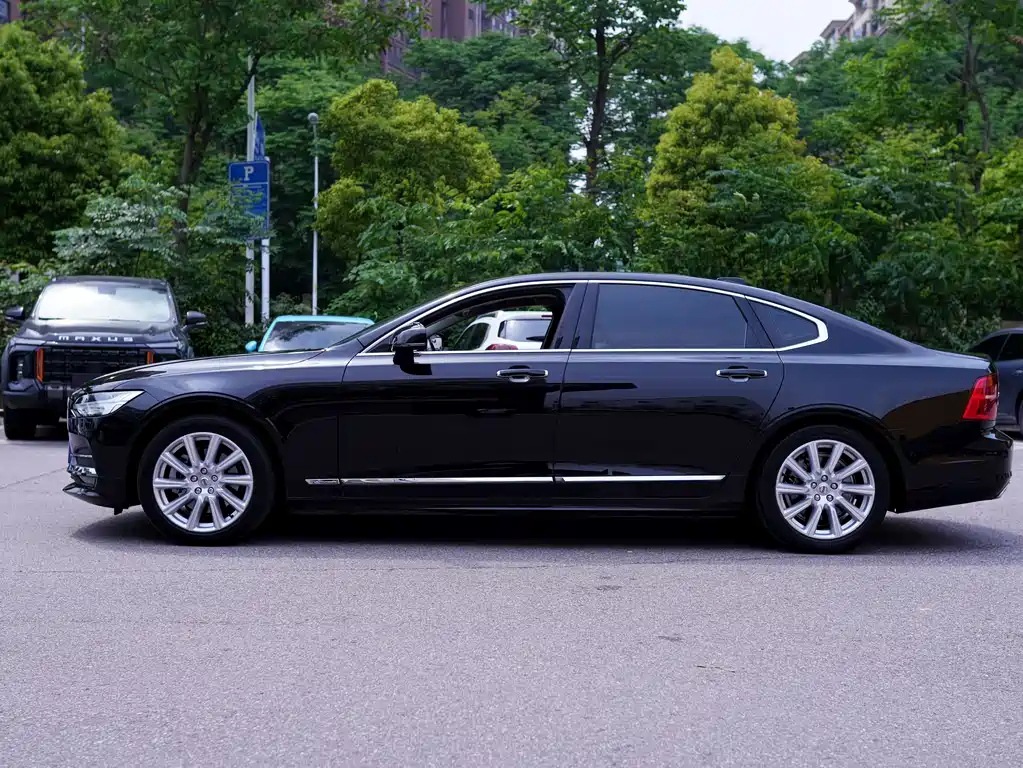 VOLVO S90 2020