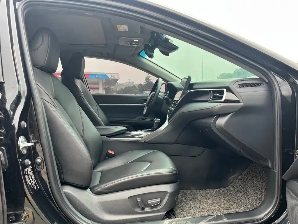 TOYOTA CAMRY 2023