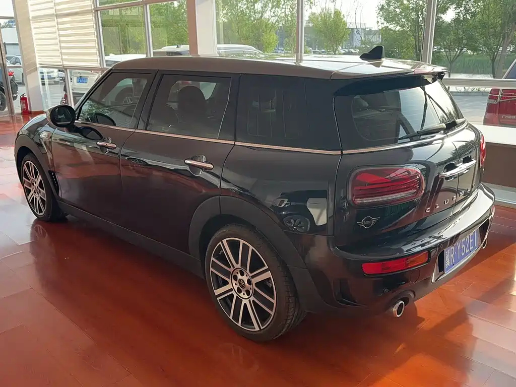 MINI CLUBMAN 2021