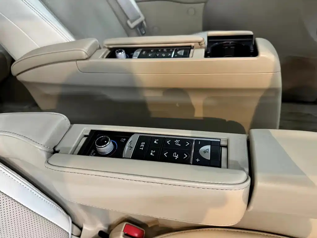 TOYOTA ALPHARD 2015