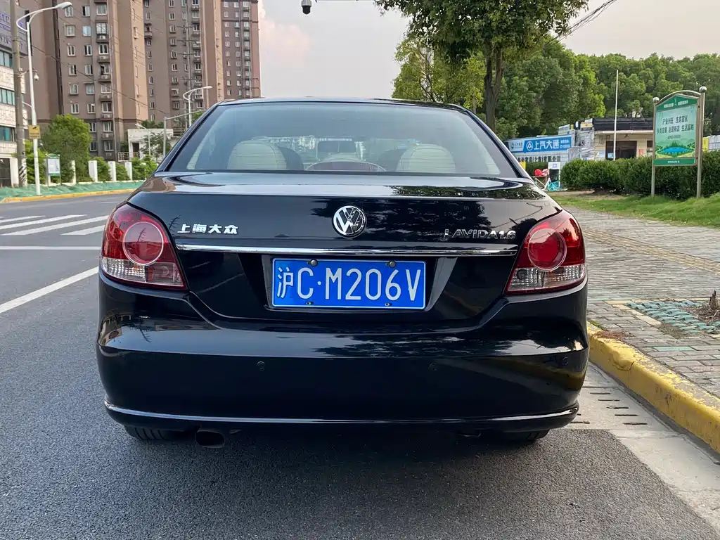 VOLKSWAGEN LAVIDA 2012