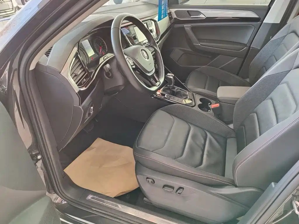 VOLKSWAGEN TAYRON 2021