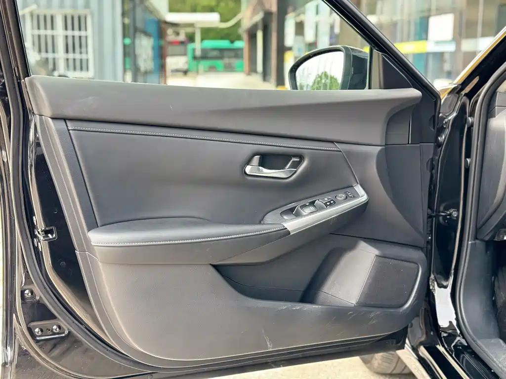 NISSAN SYLPHY 2023