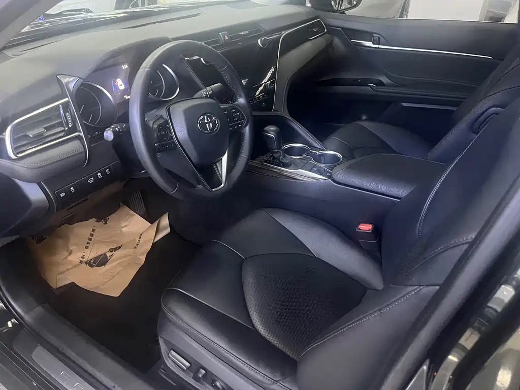 TOYOTA CAMRY 2020
