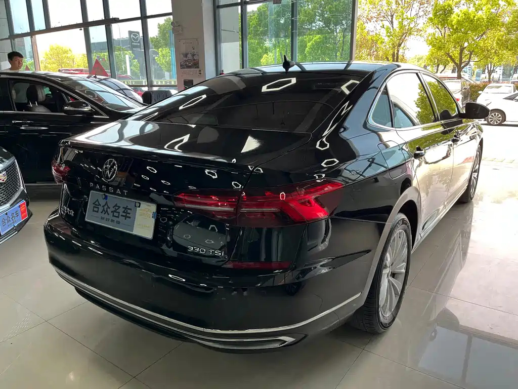 VOLKSWAGEN PASSAT 2021