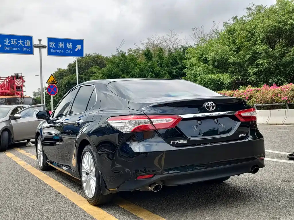 TOYOTA CAMRY 2019
