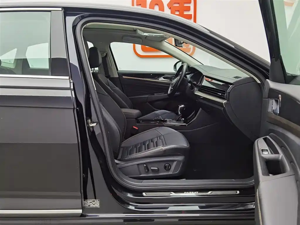 VOLKSWAGEN PASSAT 2020