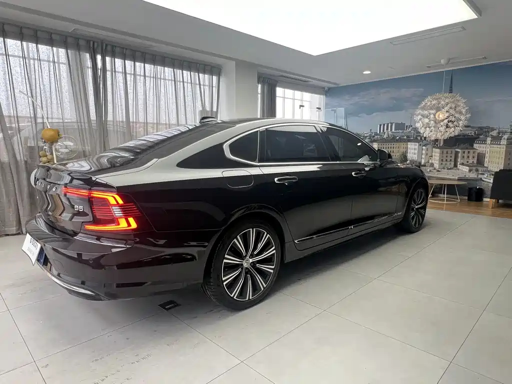 VOLVO S90 2021