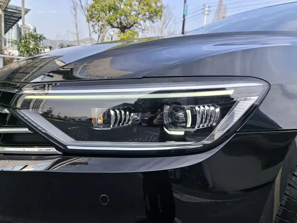 VOLKSWAGEN MAGOTAN 2021