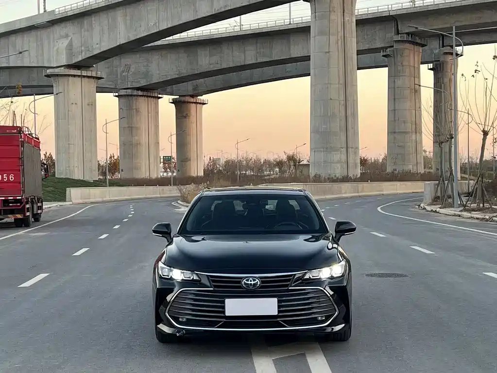 TOYOTA AVALON 2019