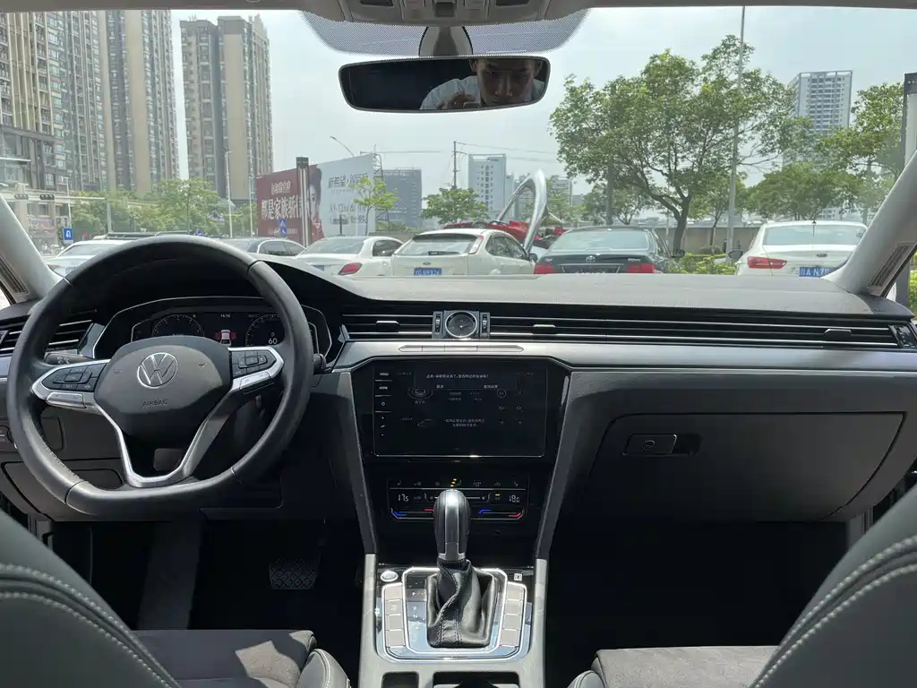 VOLKSWAGEN MAGOTAN 2021