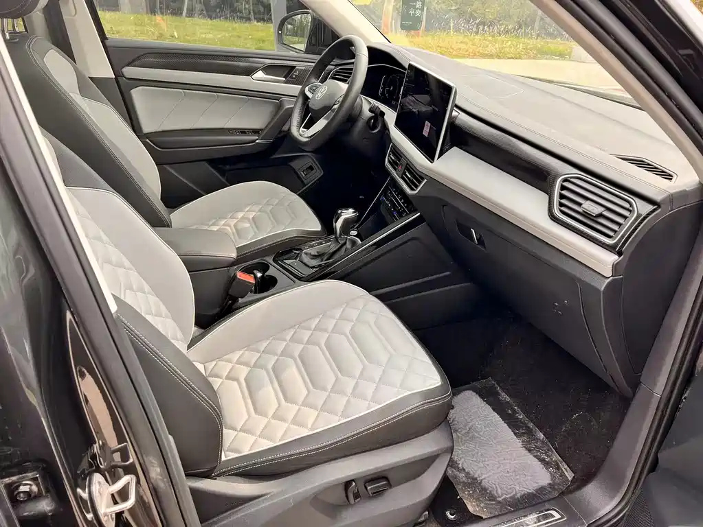 VOLKSWAGEN TAYRON 2023