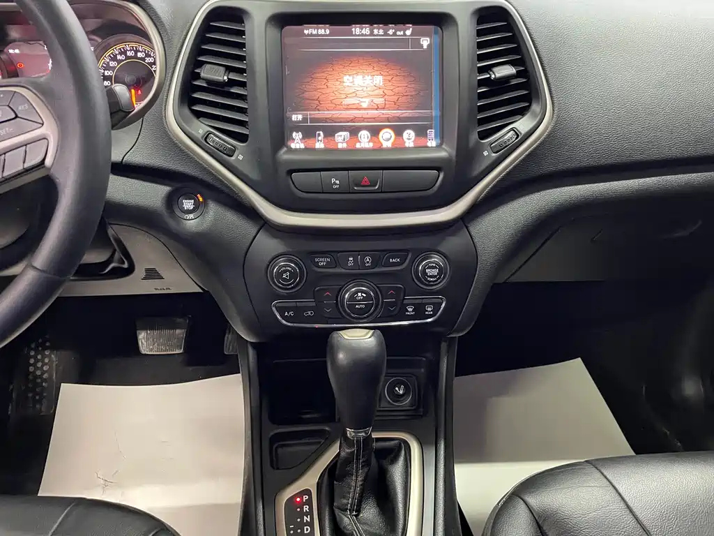 JEEP CHEROKEE 2018