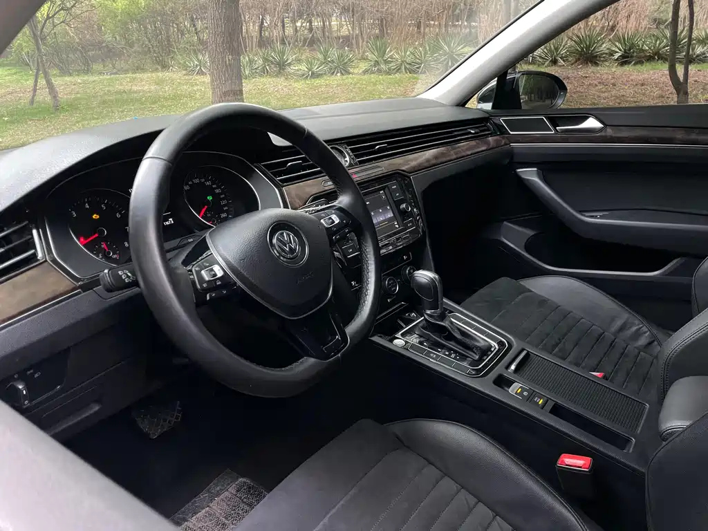 VOLKSWAGEN MAGOTAN 2018
