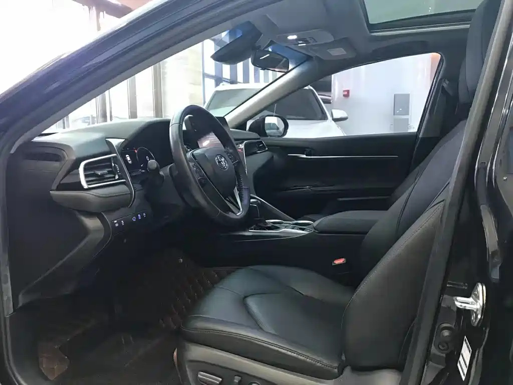 TOYOTA CAMRY 2021
