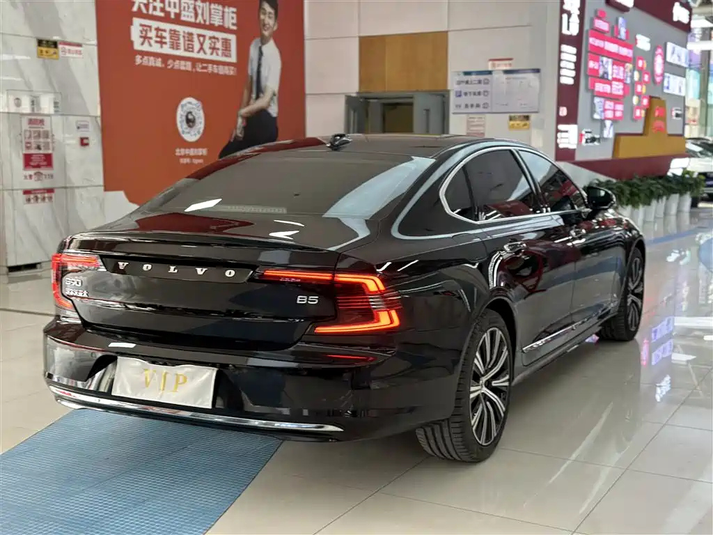 VOLVO S90 2022