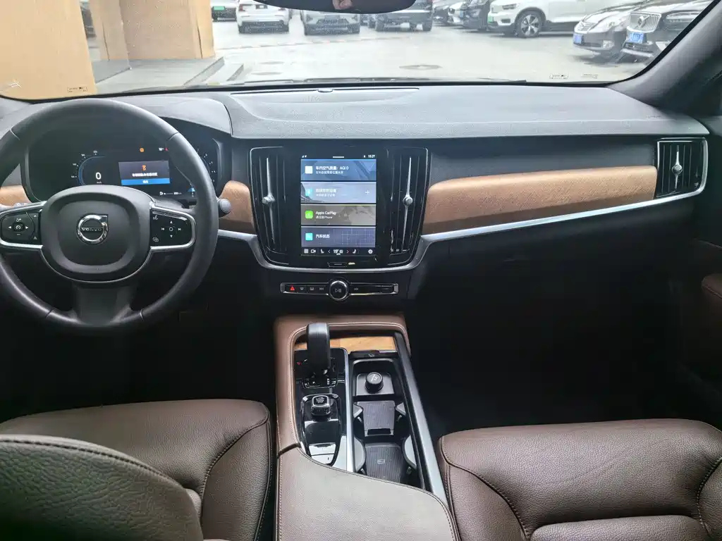 VOLVO S90 2022
