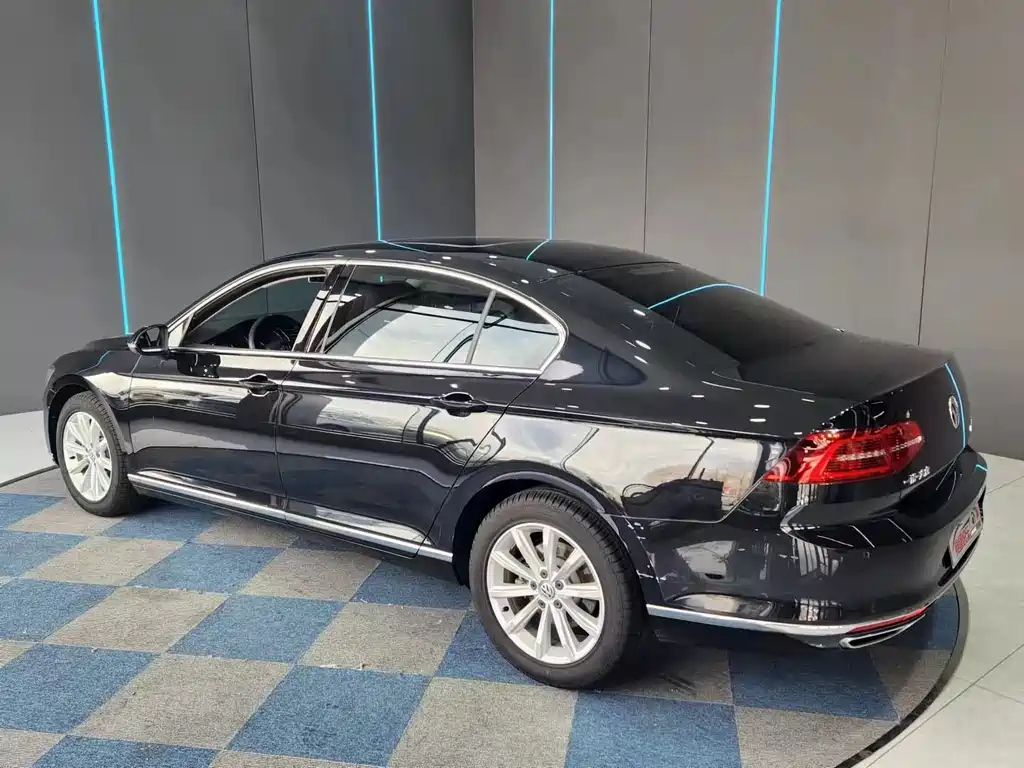 VOLKSWAGEN MAGOTAN 2020