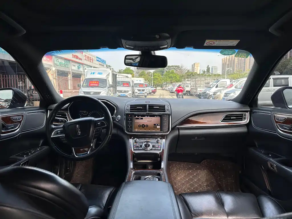 LINCOLN CONTINENTAL 2018