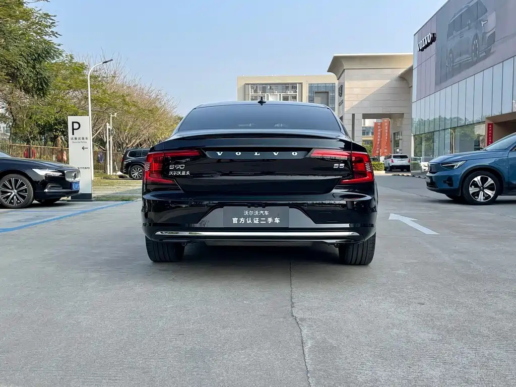 VOLVO S90 2022