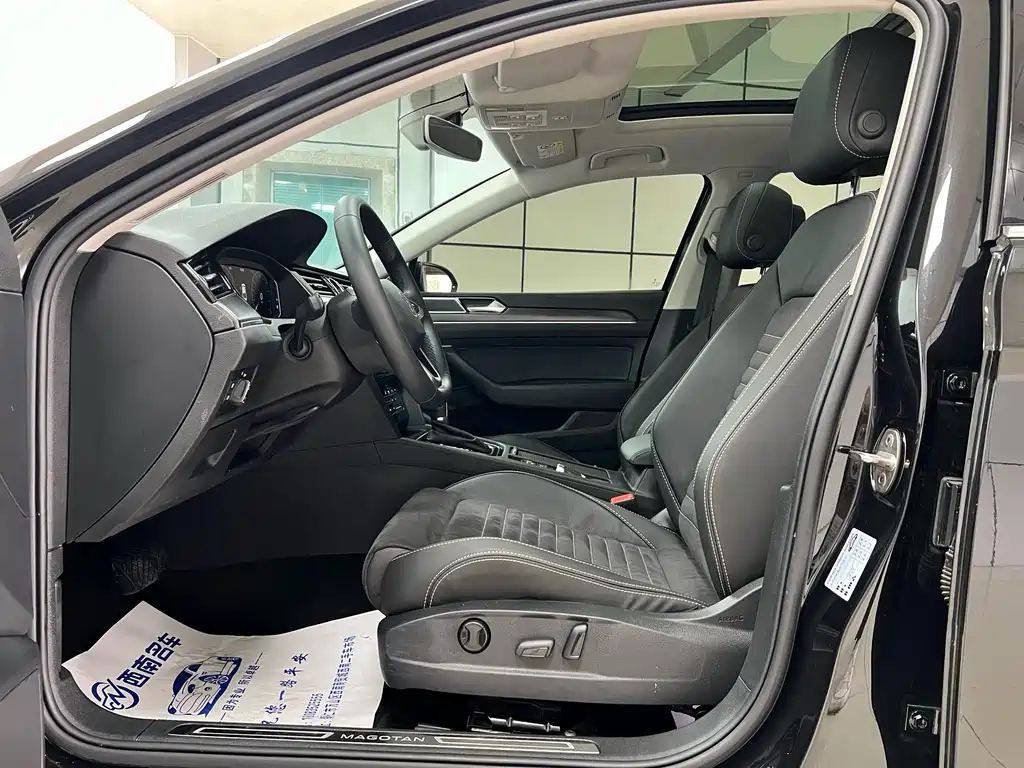 VOLKSWAGEN MAGOTAN 2022