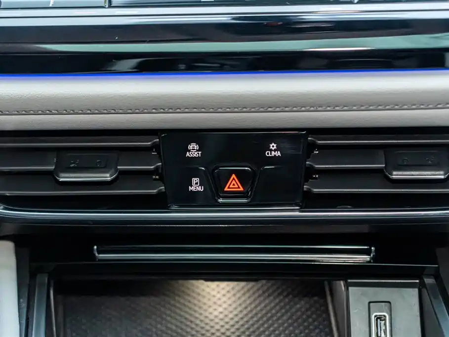 VOLKSWAGEN TOURAN 2021