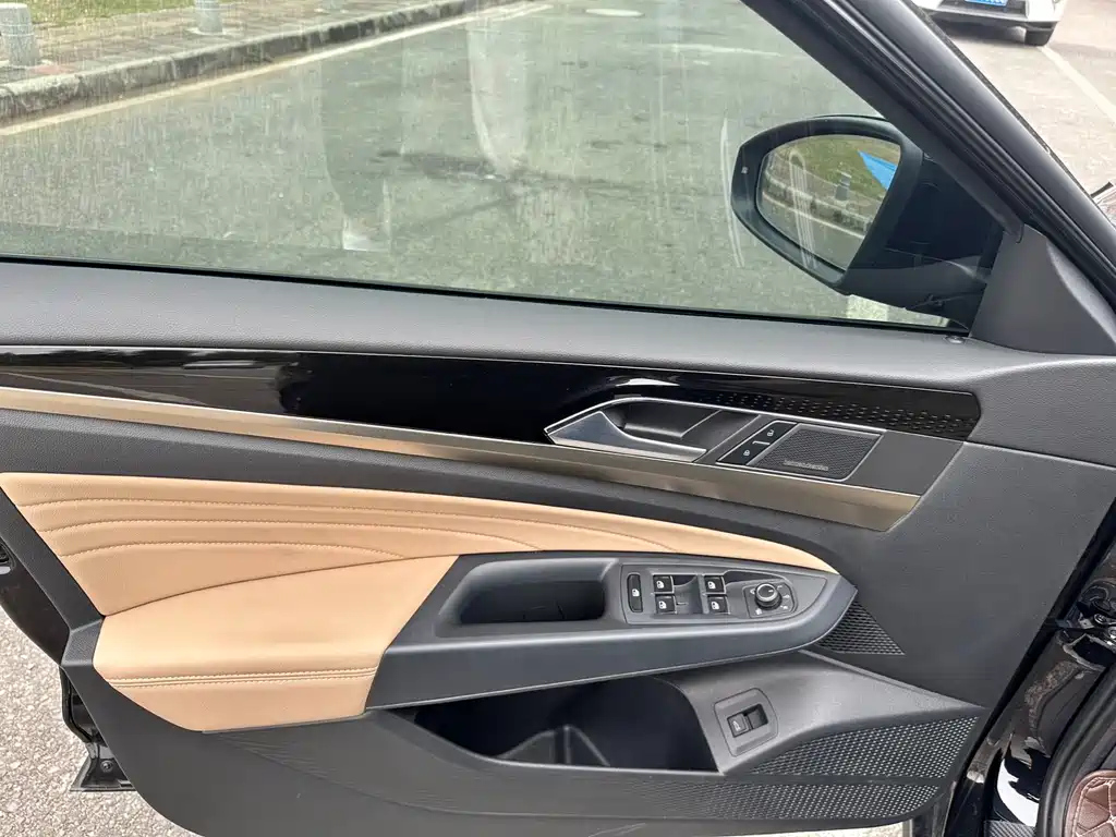VOLKSWAGEN PASSAT 2022