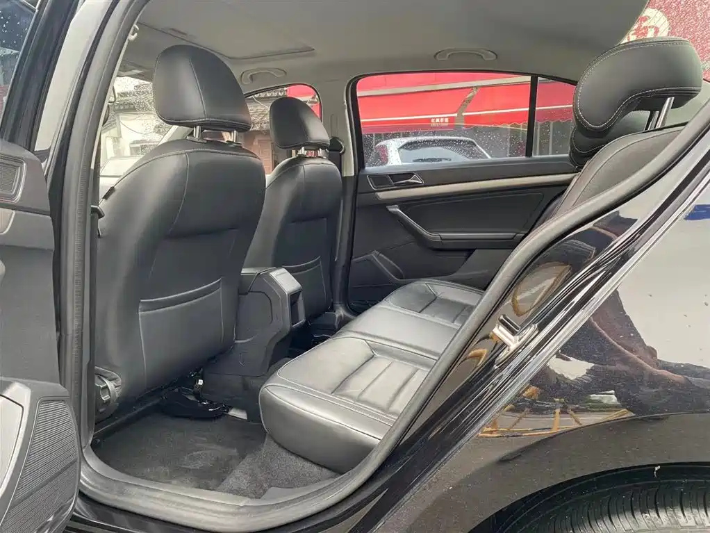 VOLKSWAGEN LAVIDA 2018