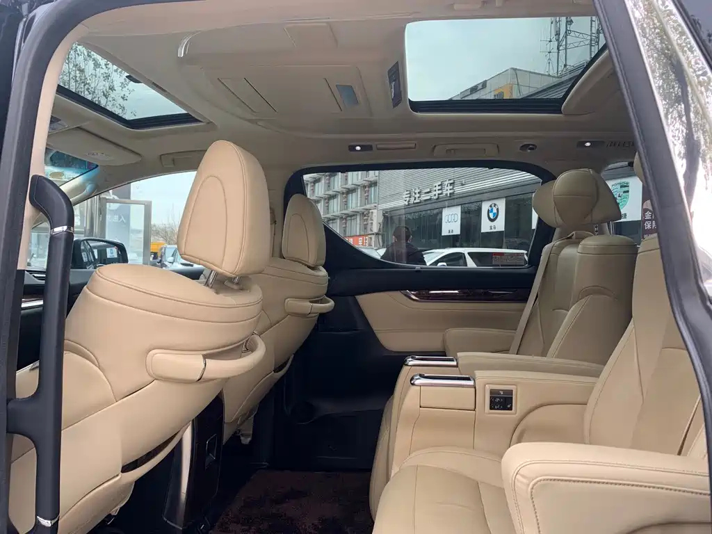 TOYOTA ALPHARD 2019
