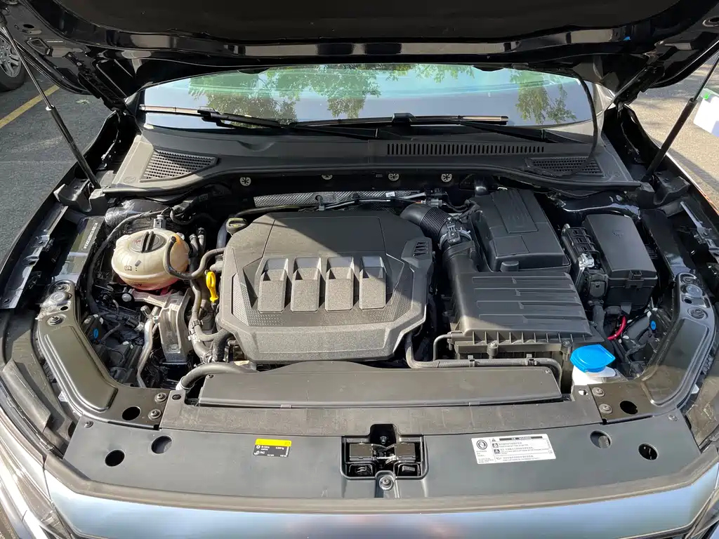 VOLKSWAGEN PASSAT 2022