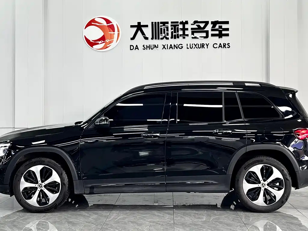 MERCEDES BENZ GLB 2023
