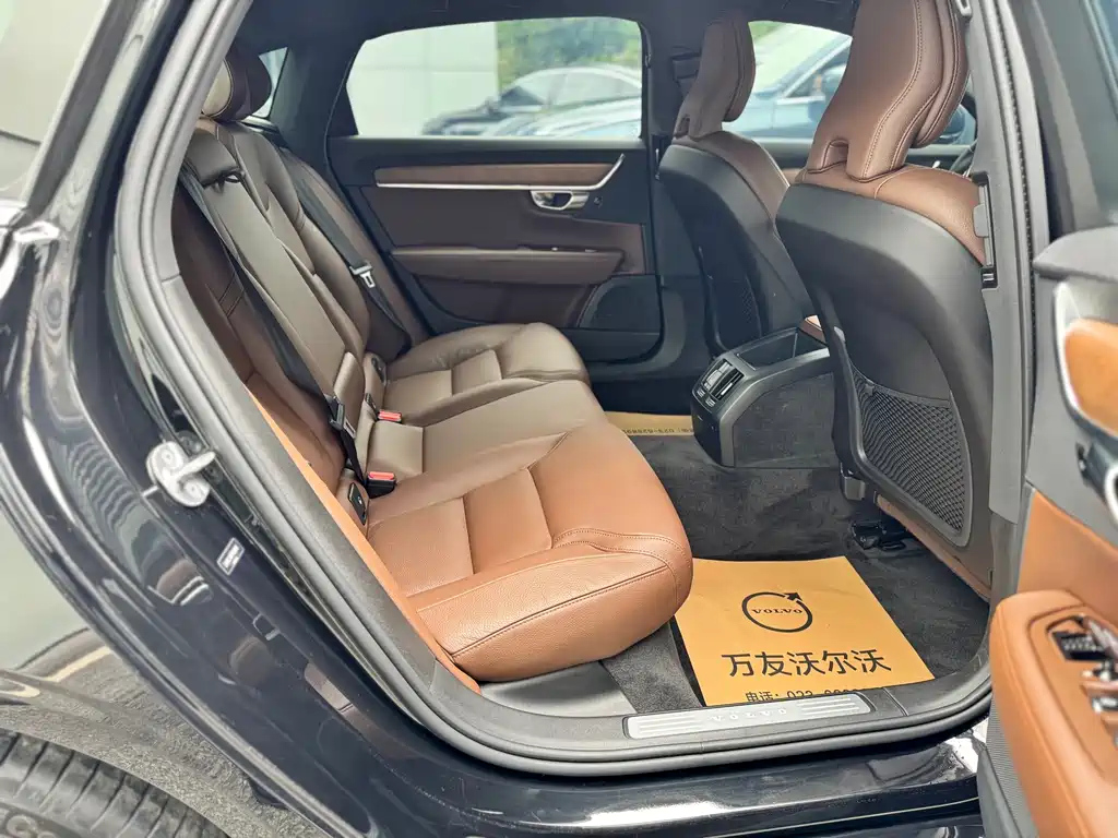 VOLVO S90 2022