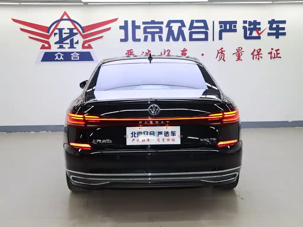 VOLKSWAGEN PASSAT 2024