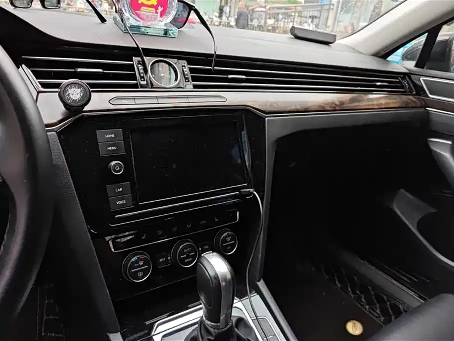 VOLKSWAGEN MAGOTAN 2019