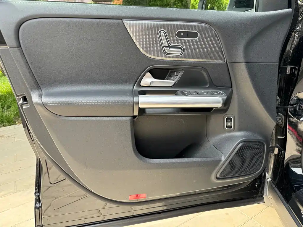 MERCEDES BENZ GLA 2023