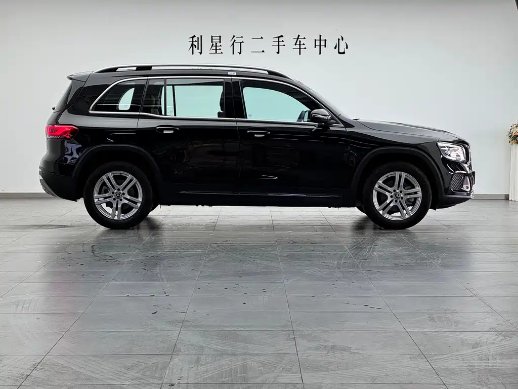 MERCEDES BENZ GLB 2023