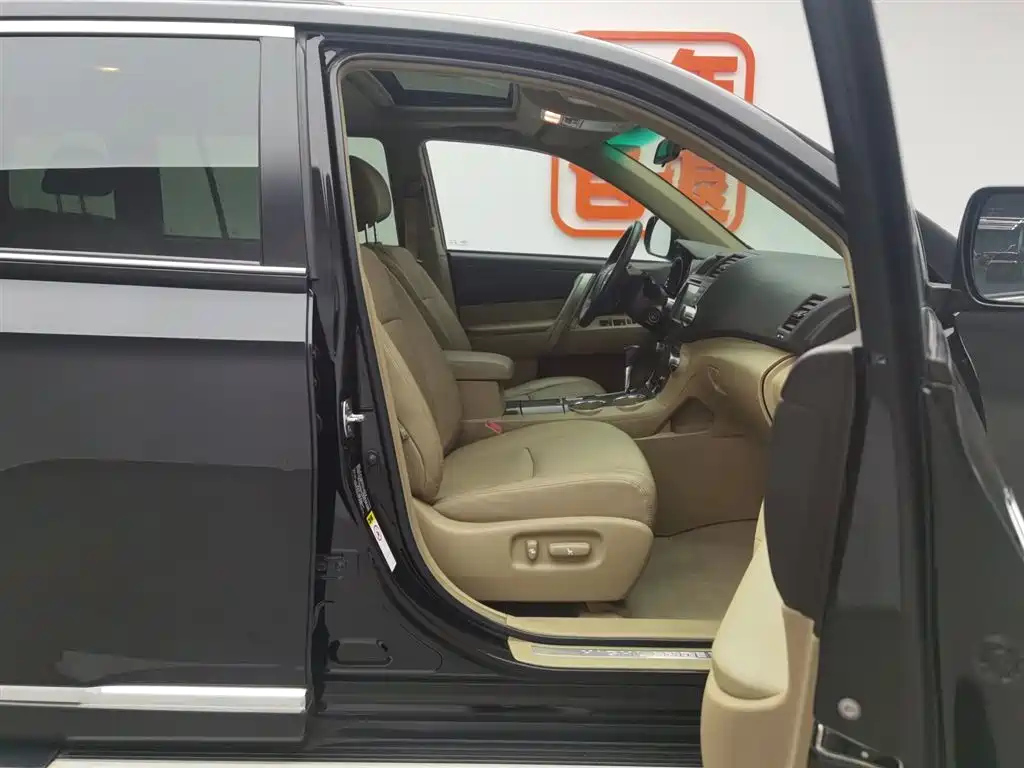 TOYOTA HIGHLANDER 2015