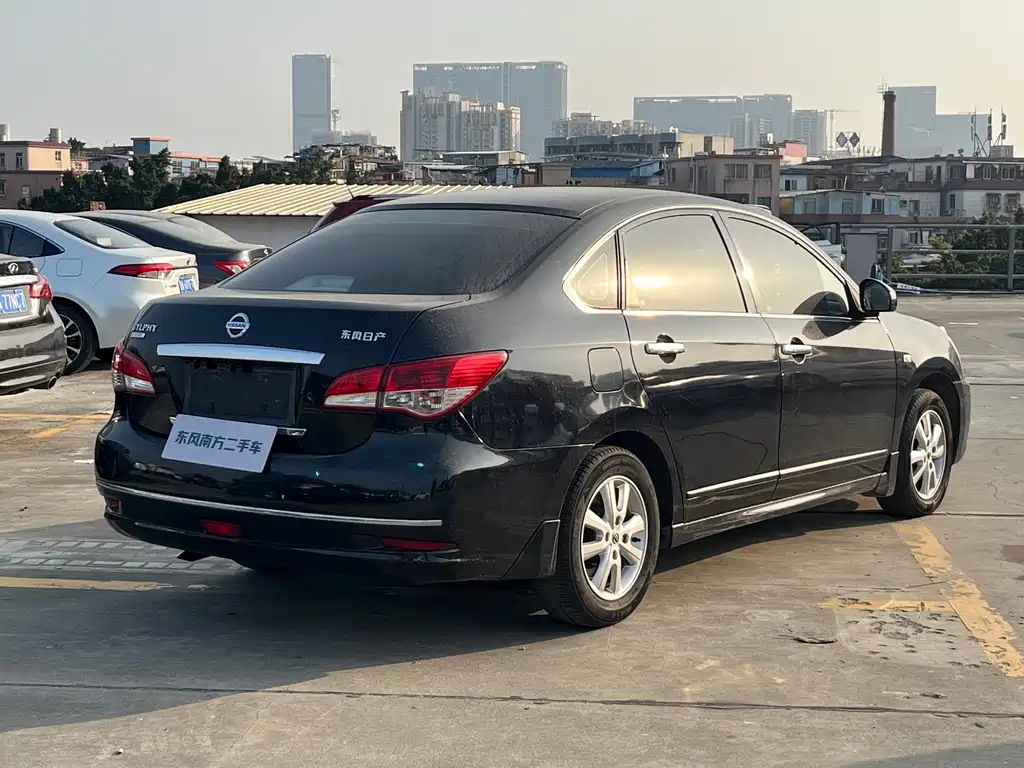 NISSAN SYLPHY 2015